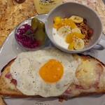 PEANUTS Cafe SUNNY SIDE kitchen - 