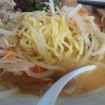 ラーメン 尾ばな - 麺アップ