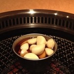 焼肉牛若 - ニンニク…280円