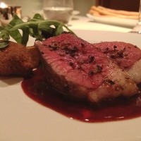 リストランテ ラ・バリック トウキョウ - 北海道産の鹿のモモ肉
                肉の味がしっかりしててとにかく美味しい！鹿のハツも添えられてて、はじめて食べたけどこれも凄い。