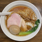 麺や一芯 - ■【限定】牛豚しょうゆラーメン味玉¥1050