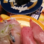 回転寿司酒場 銀座沼津港 - 中トロ　シマアジ　ウニ