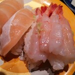 回転寿司酒場 銀座沼津港 - トロサーモン　大盛甘海老