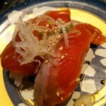回転寿司酒場 銀座沼津港 - 漬けサーモン