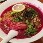 麺屋 六感堂 - 冷製 鯨とビーツのポタージュヌードル