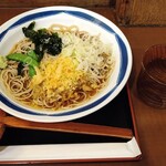 信州屋 - 冷やしたぬきそば。