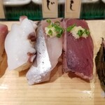 魚がし日本一 立喰寿司 - 楓にぎりセット（１０貫）