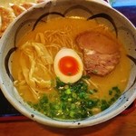 鶏骨ラーメン（全粒粉麺）
