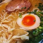 麺’s たぐち - 那須御養たまごを使用した味玉は”濃い”