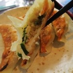 麺’s たぐち - オカラを使用したヘルシーな餃子