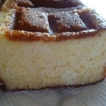 かめや菓子舗 - 岩邑かすていらの断面