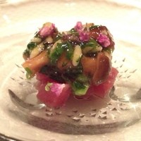 リストランテ ラ・バリック トウキョウ - マカジキと生のなめこ
                  そんなに苦味のない春菊がアクセントになってます。おいしい。
                  