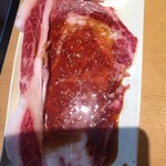 Yakiniku Kingu - 脂身のところをズルズルと飲み込む。トロける美味しさ。