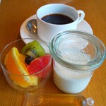 日本橋浅田 - フルーツとヨーグルト＆食後のコーヒー