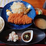 Tanagokoro - 厚切りとんかつ定食ご飯大盛り