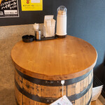 串カツ 千妃桜 - 店内テーブル