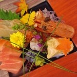 ホテル四季彩 - 向附け　 行秋の吹き寄せ盛り　 山海の幸五種　紅葉人参　あしらい一式