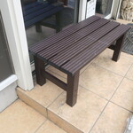 にかいや - 店頭のウェイティングスペース