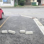 にかいや - 駐車場の一部