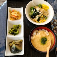 浅草むぎとろ 本店 - 茄子の揚げ浸し？かなぁ。美味しかったです。写真が美味しそうに撮れてなくてすみません。