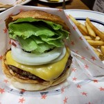 CIRCUS by BURGER'S BASE - チェダーチーズバーガー