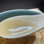 五島うどん つばき - 透き通ったアゴ出汁のスープ