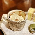 sweets works アラベスク舎 - ティラミス＆コーヒーゼリー@コーヒーゼリーのカップにたっぷりのマスカルポーネをオン