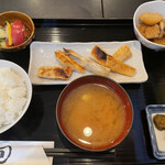 酒楽屋 ちろる - シャケ ハラス焼き定食 ¥940 脂が乗ってる！