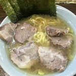 家系ラーメン まこと家 - チャーシューメン950円