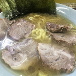 家系ラーメン まこと家 - チャーシューメン950円