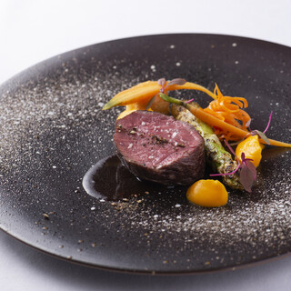 妥協なきガストロノミーをお届けします