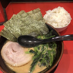 横浜家系ラーメン 盛ト家 - 