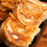 Fried Gyoza / Dumpling with gravy (6 pieces)