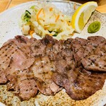 有楽町うまやの楽屋 - 牛たん麦とろろ定食