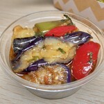 よろづや いっかく - 夏野菜のトマト入り揚げ浸し 梅ジャムと大葉風味(\389)