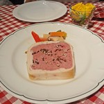 ビストロ・ダルブル・マルシェ - エゾ鹿のパテ