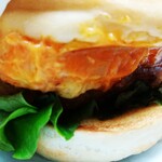 モスバーガー - マッケンチーズ&コロッケ　横から超アップ