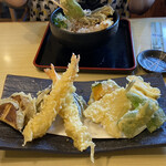 蕎麦 天ぷら 結庵 - 2021年8月。おまかせ天ぷら盛り合わせ858円。