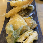 蕎麦 天ぷら 結庵 - 2021年8月。おまかせ天ぷら盛り合わせ。