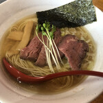 旗っさし家 - 2021/08/16
            期間限定ラーメン
            牛骨ラーメン 塩 細麺 780円 ✳︎誕生日クーポン