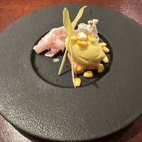 祗園245 - とうもろこしのジェラート　豚のお尻の肉で作った生ハム　とうもろこしの新芽