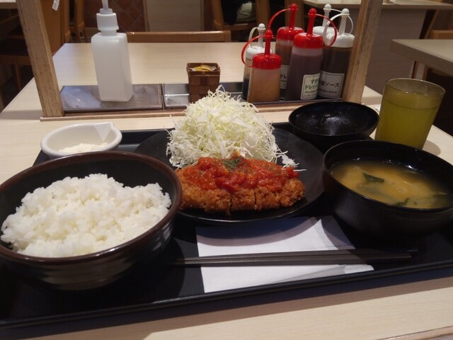三国志 と共に ロースかつ定食 By 楽笑 松乃家 方南町店 方南町 とんかつ 食べログ