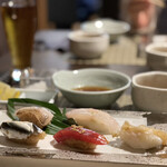156594000 - ■寿司５貫　ノドグロ、ホウボウ、新子、本マグロの漬、厚岸のつぶ貝