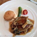 洋食屋 SAKURA - ハンバーグ（和風ソース）とカニクリームコロッケ