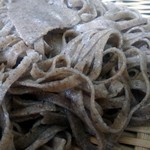 二八そば ひらい - 独特の平打ち