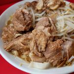 ラーメン二郎 - デフォでブタがスゴイ！