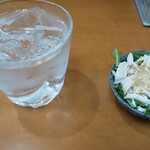 やきとり鳥かつ - 芋ロックと突き出し。美味しいよ。