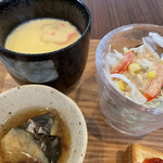 F - 野菜サラダに茄子煮に茶碗蒸し。茶碗蒸しが絶品！