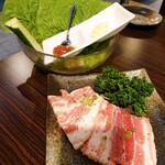 炭火焼肉 牛族 - 