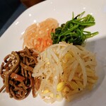 炭火焼肉 牛族 - 
